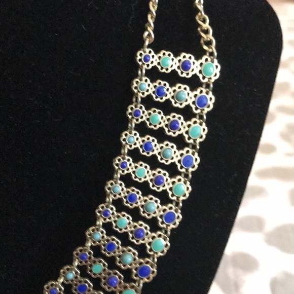 Cleopatra style gold tone necklace - Picture 2 of 10